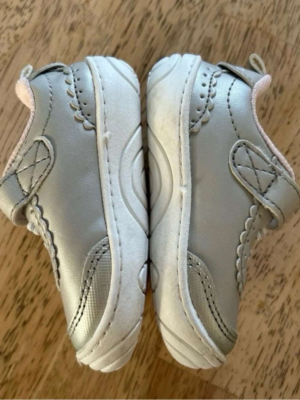 Stride Rite 360 SR TAYE 2.0 Natalia Infant shoe Sz. 4M, Gently Used.